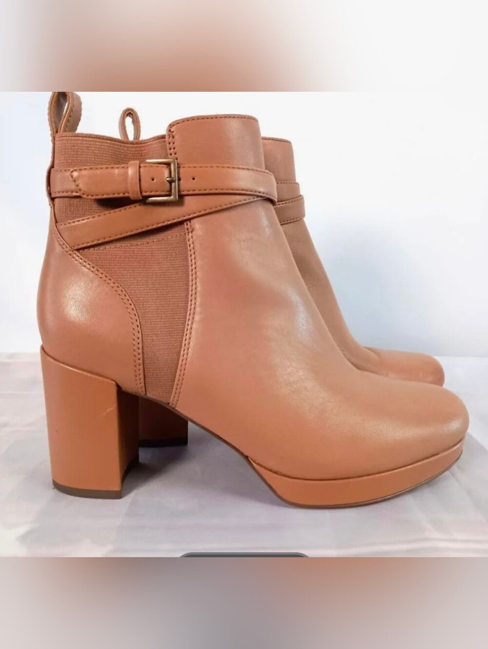 Vionic Nella Leather Heeled Ankle Boots | Tan / Camel | Size 8 | Waterproof flaw